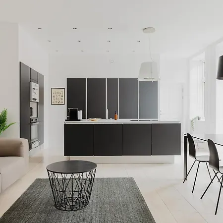 Amalienborg Retreat Stylish 2br