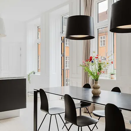 Amalienborg Retreat Stylish 2br Apartment Kopenhagen