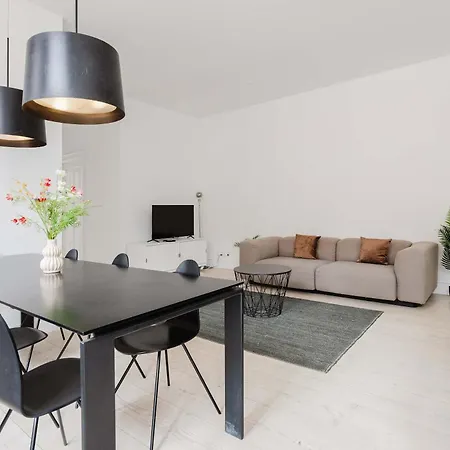 Amalienborg Retreat Stylish 2br *