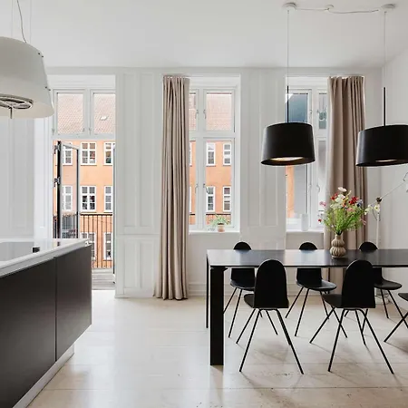 Apartment Amalienborg Retreat Stylish 2br *