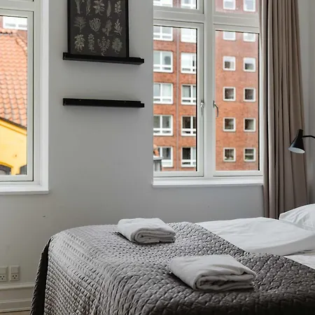 Apartment Amalienborg Retreat Stylish 2br
